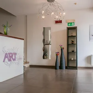 3* Aparthotel Art