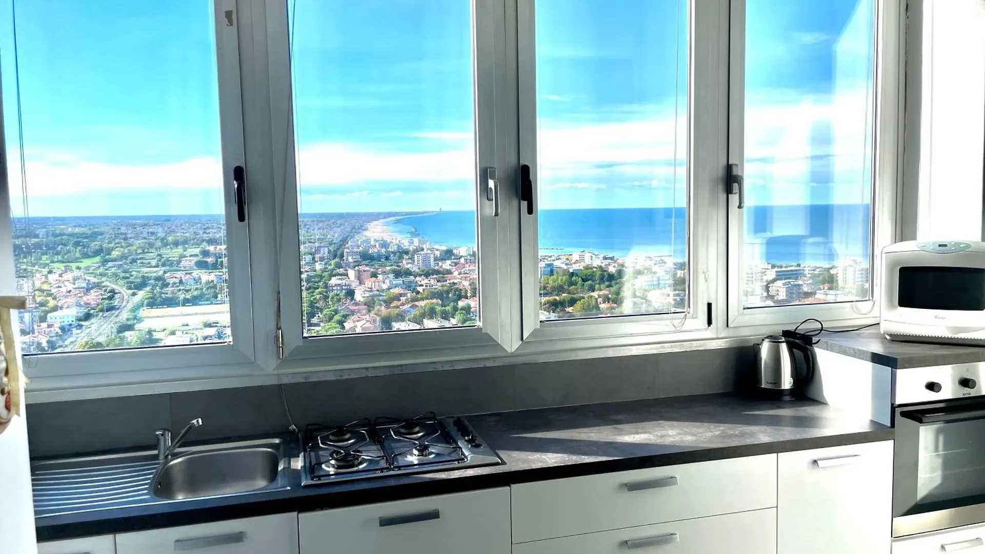 Vistamare Rimini - Panoramic Design Apartment 0*,  意大利